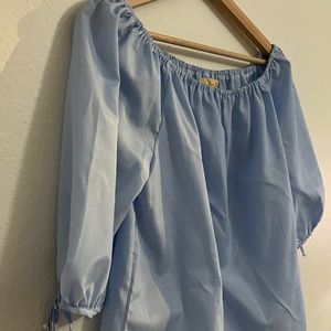 Cute summer blouse ( can be off shoulder)